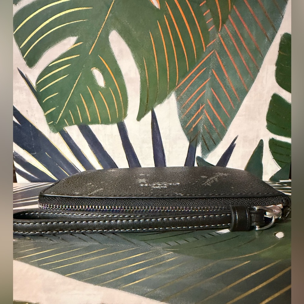 Coach Star Black and Silver Wristlet NWT - Picture 7 of 13
